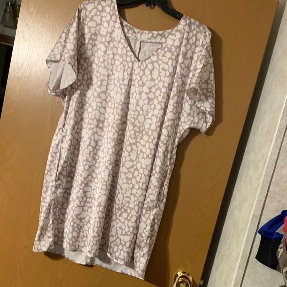 Women's Cheatah print Patterned Top - image 1